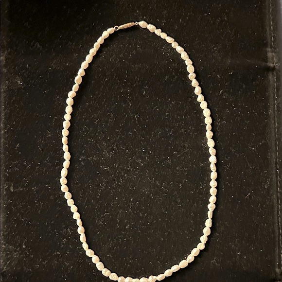 Elegant Pearl Necklace Set (3) - Picture 6 of 6